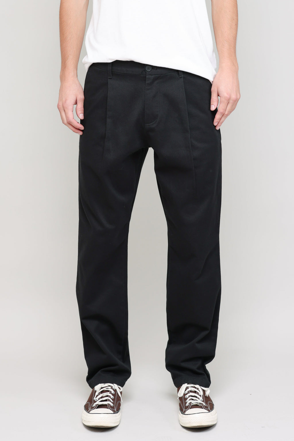 Pleated Chino Texture Cloth in Black 01