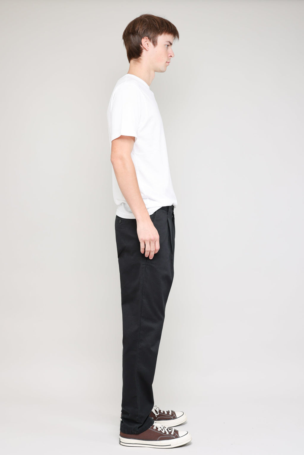 Pleated Chino Texture Cloth in Black 04