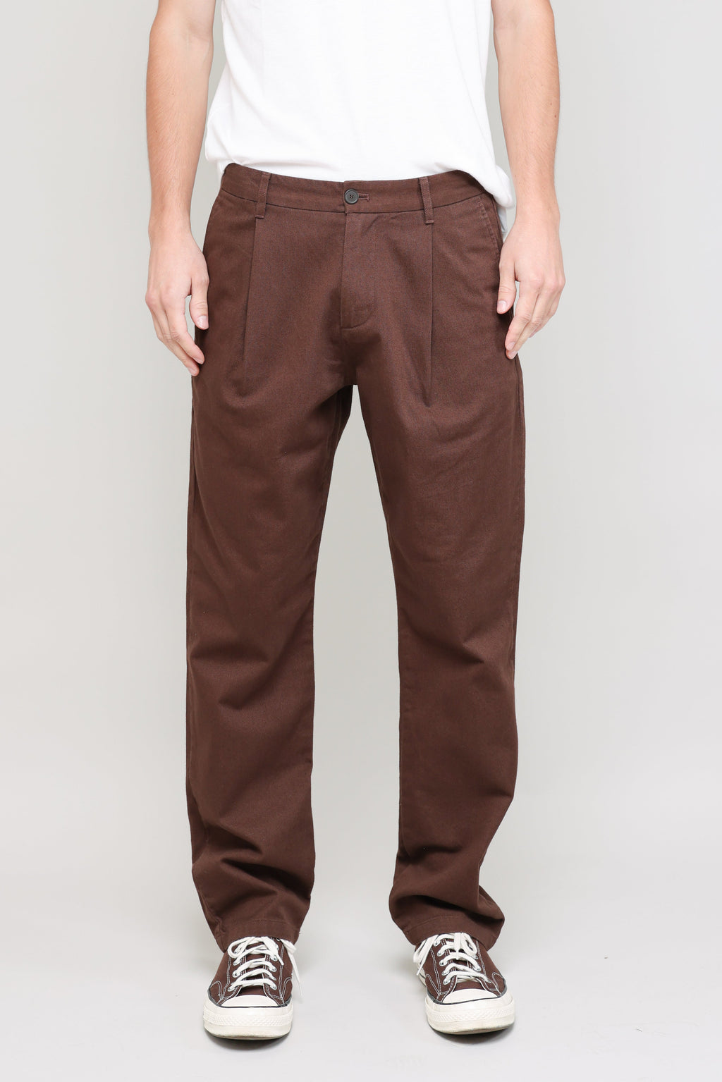 Pleated Chino Classic Tumbler Drill in Brown 01